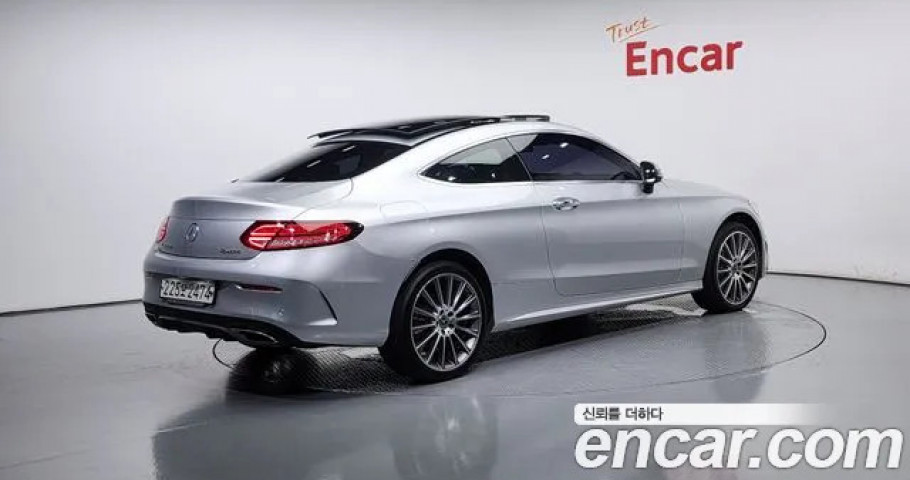 Mercedes-Benz C-Class 