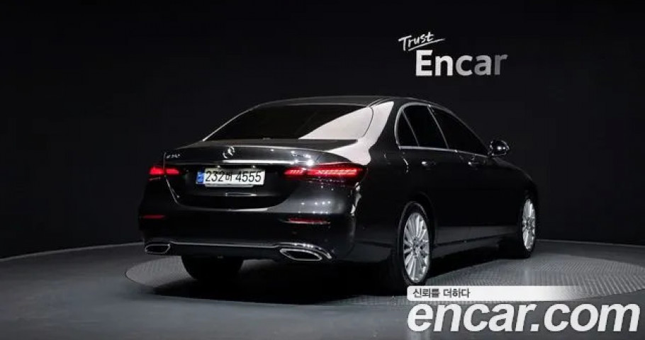 Mercedes-Benz E-Class 
