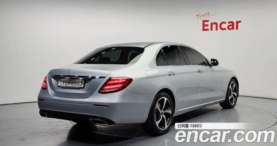 Mercedes-Benz E-Class 