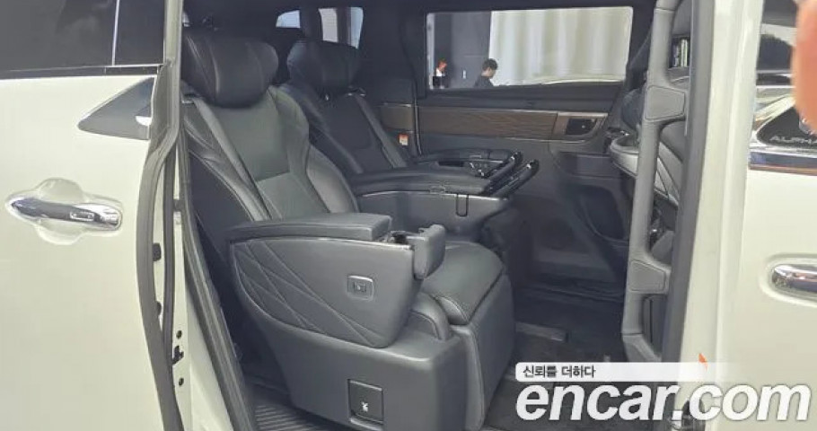 Toyota Alphard 