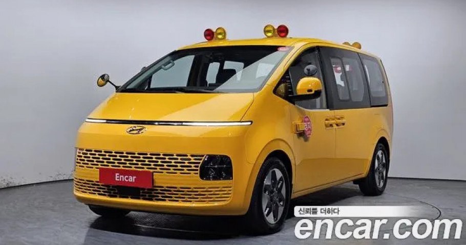 Hyundai Staria 