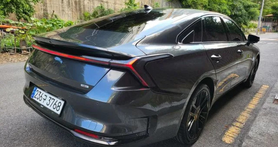Kia K8 