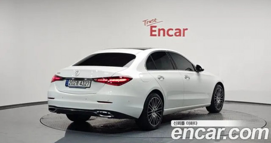 Mercedes-Benz C-Class 