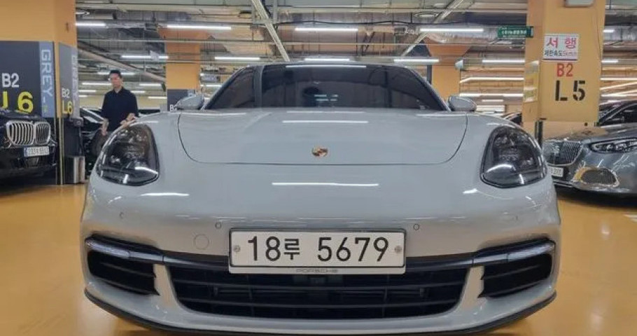 Porsche Panamera 