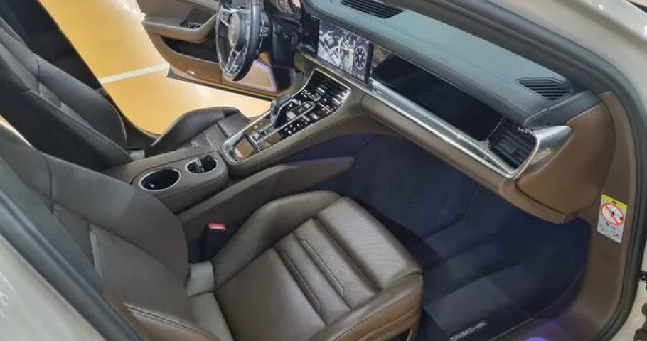 Porsche Panamera 