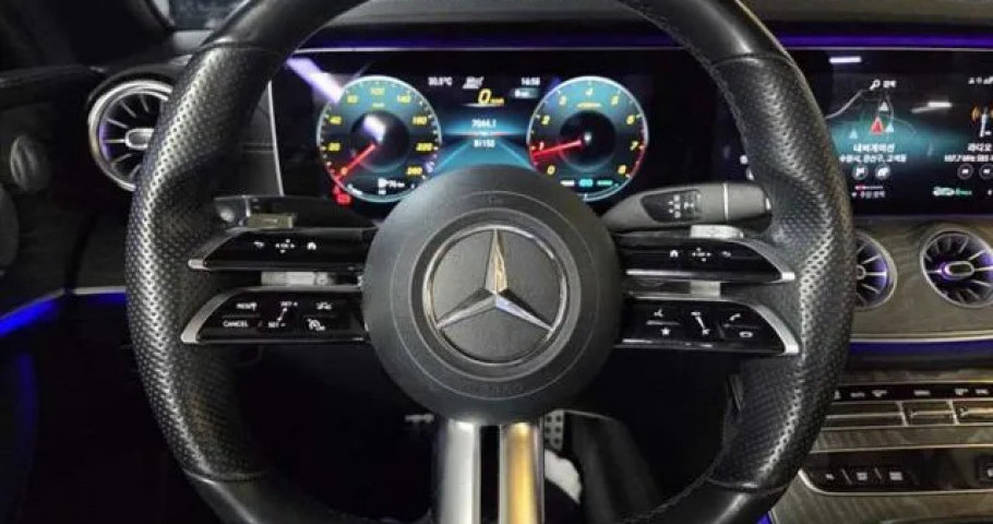 Mercedes-Benz E-Class 