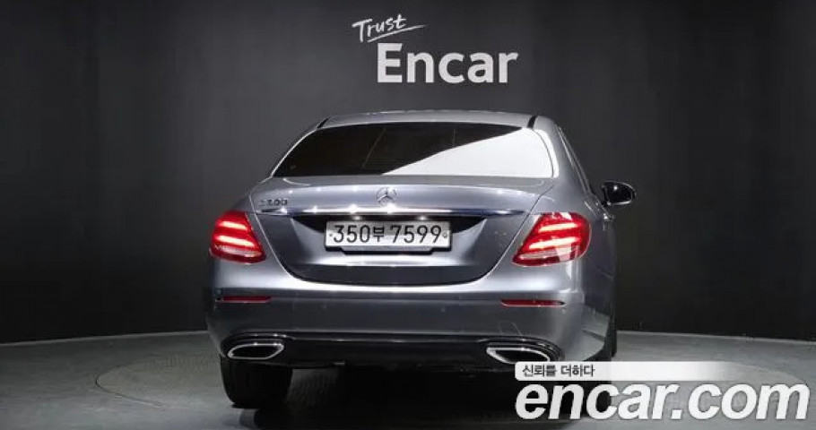 Mercedes-Benz E-Class 