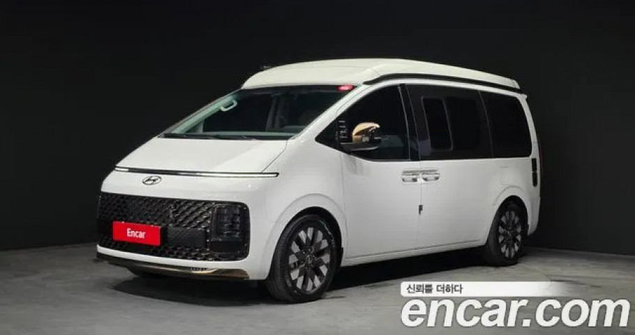Hyundai Staria 