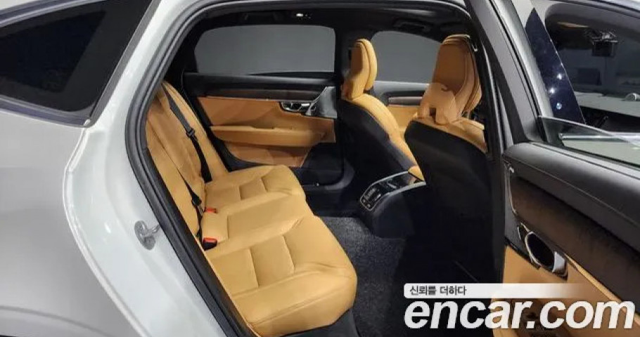 Volvo S90 