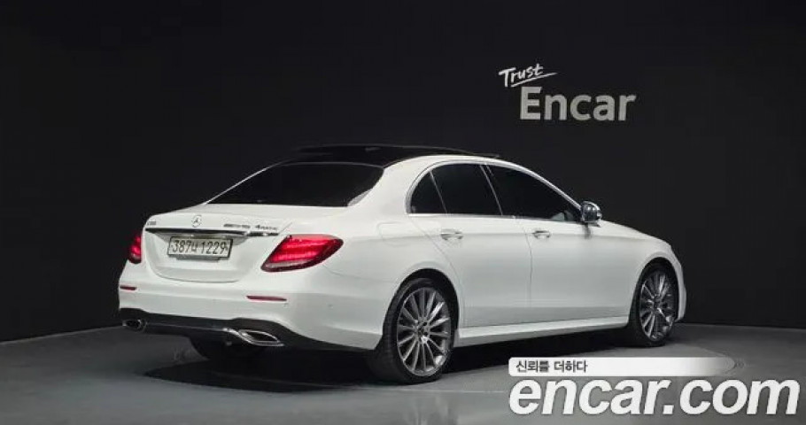 Mercedes-Benz E-Class 