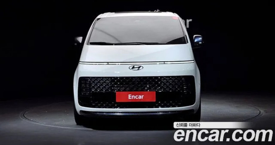 Hyundai Staria 