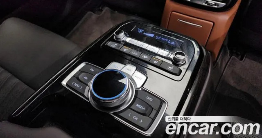 Genesis G90 