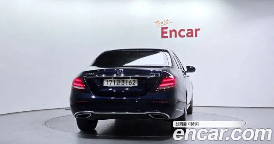 Mercedes-Benz E-Class 
