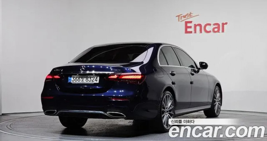 Mercedes-Benz E-Class 