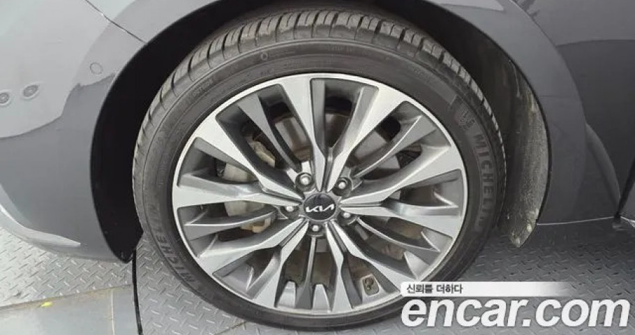 Kia K8 
