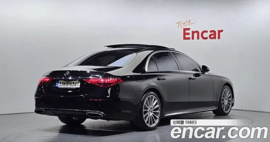 Mercedes-Benz S-Class 