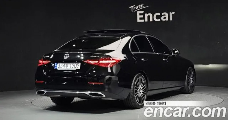 Mercedes-Benz C-Class 