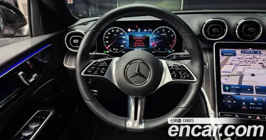 Mercedes-Benz C-Class 