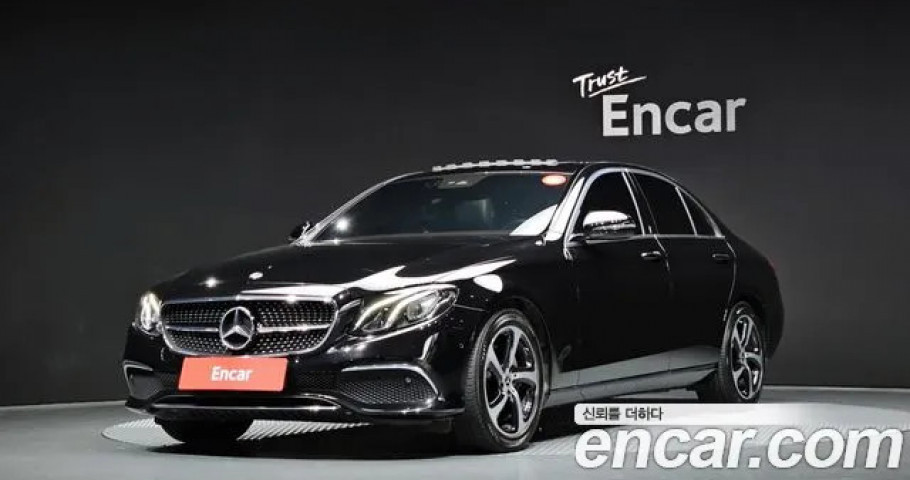 Mercedes-Benz E-Class 