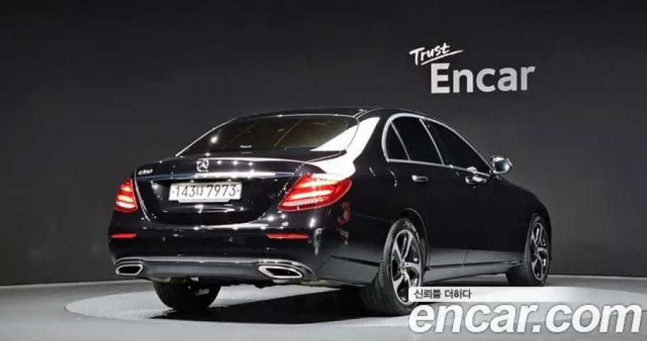 Mercedes-Benz E-Class 