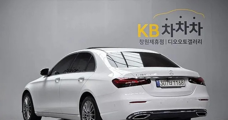 Mercedes-Benz E-Class 