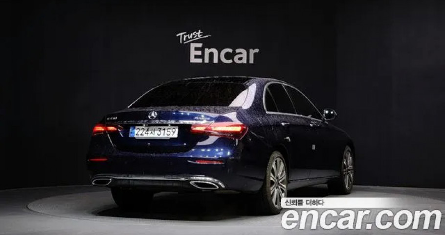Mercedes-Benz E-Class 