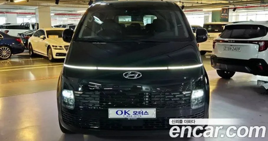 Hyundai Staria 