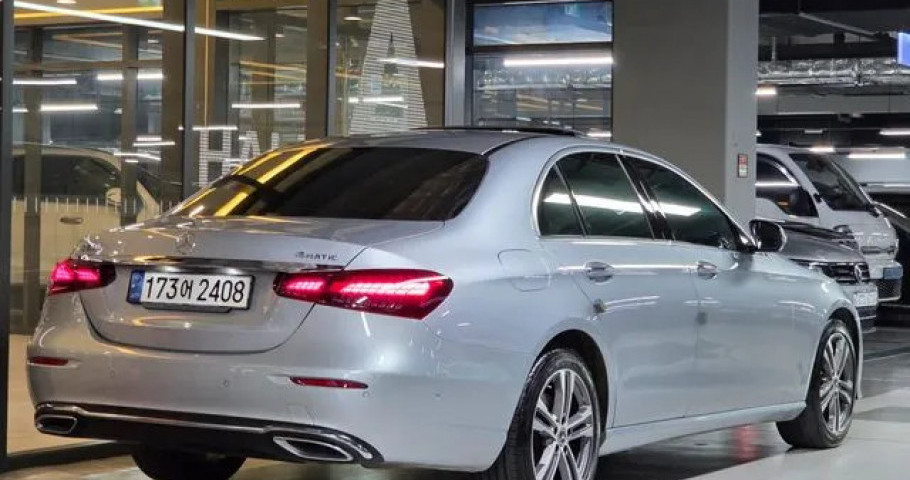 Mercedes-Benz E-Class 
