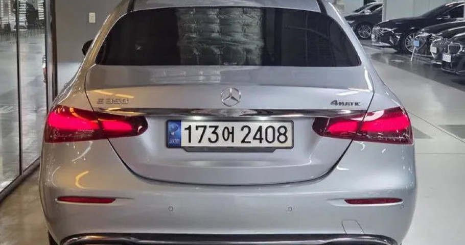Mercedes-Benz E-Class 