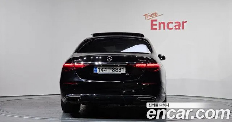 Mercedes-Benz S-Class 