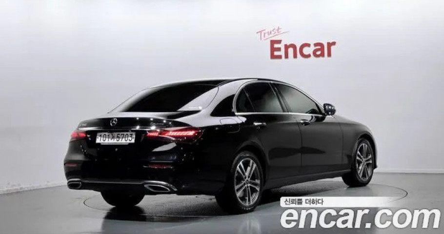 Mercedes-Benz E-Class 