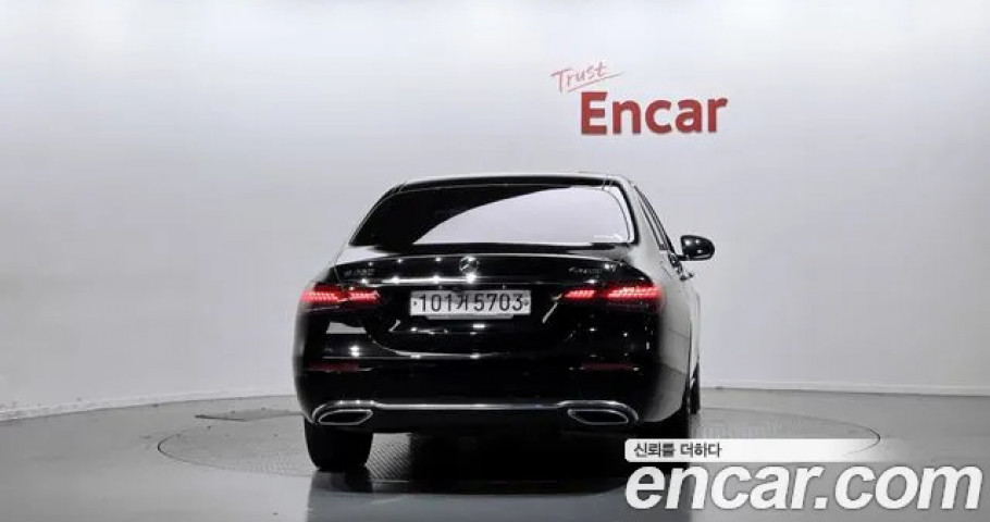 Mercedes-Benz E-Class 