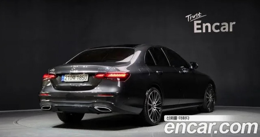 Mercedes-Benz E-Class 
