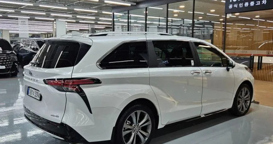 Toyota Sienna 