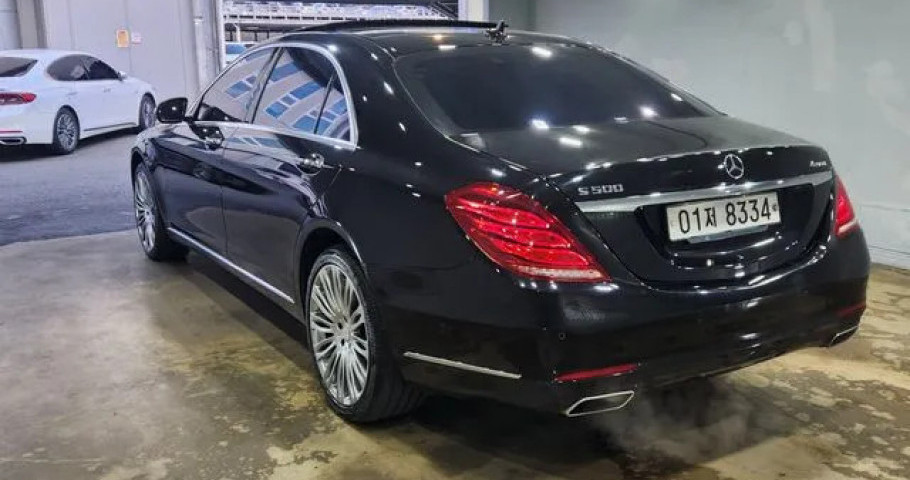 Mercedes-Benz S-Class 