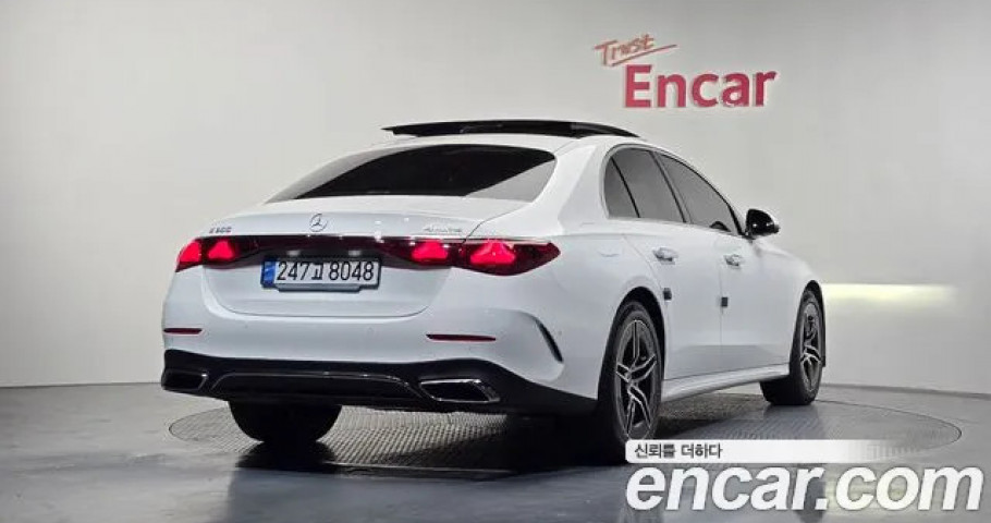 Mercedes-Benz E-Class 