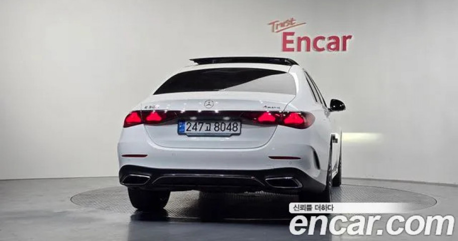 Mercedes-Benz E-Class 