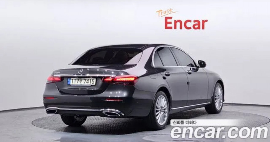 Mercedes-Benz E-Class 