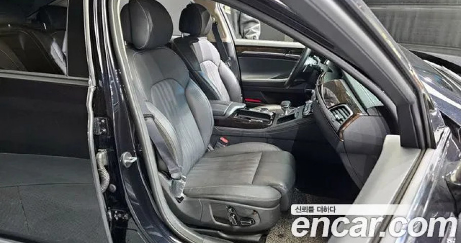 Genesis G90 