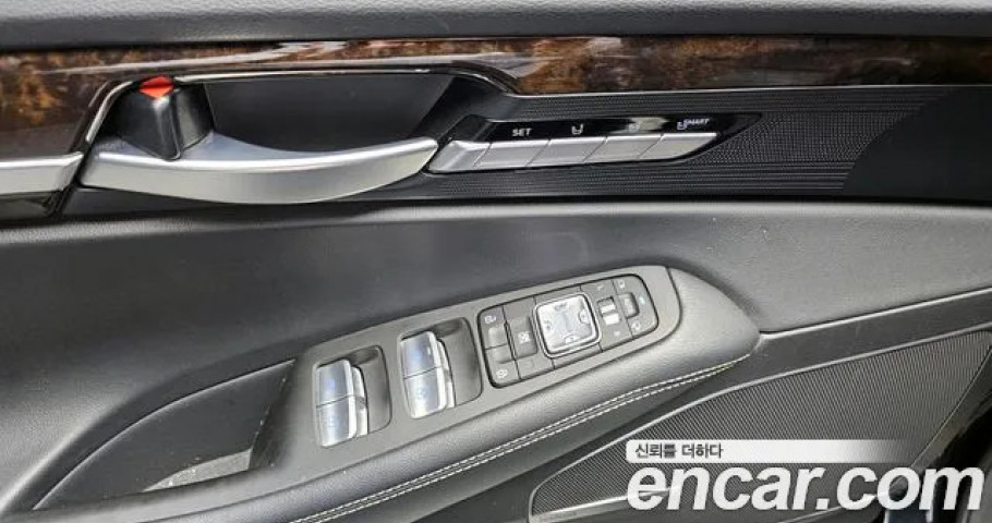 Genesis G90 