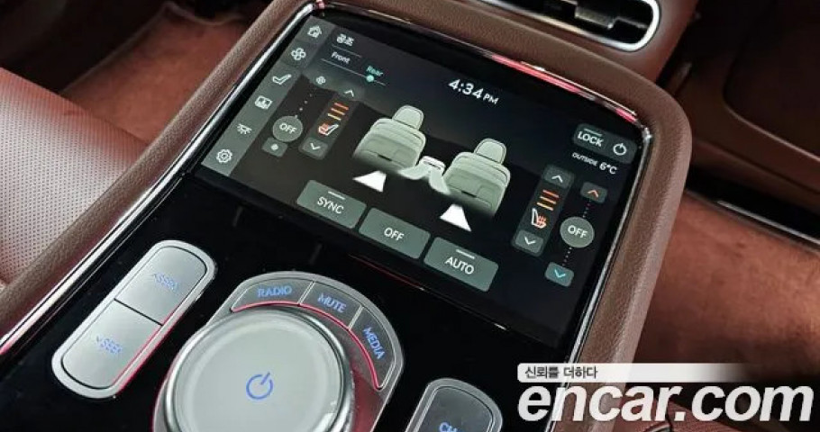 Genesis G90 