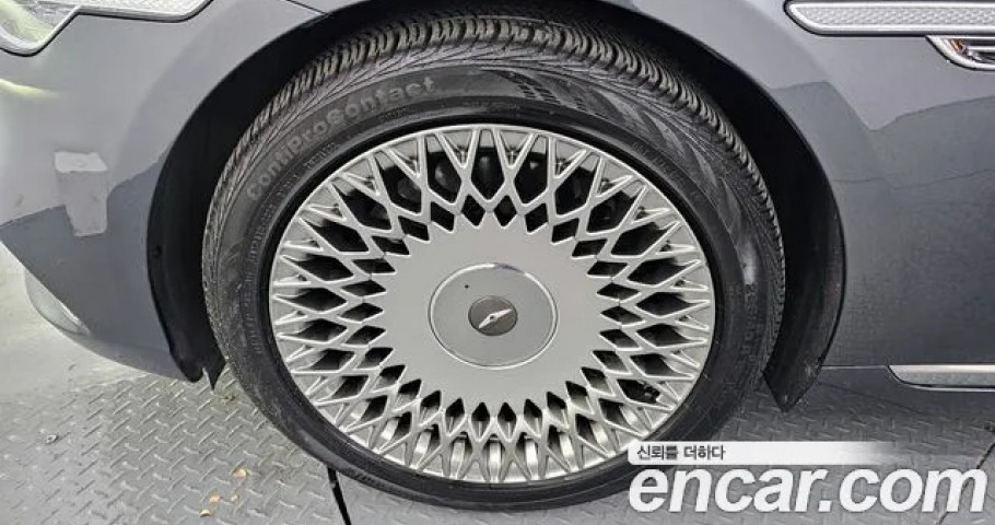 Genesis G90 