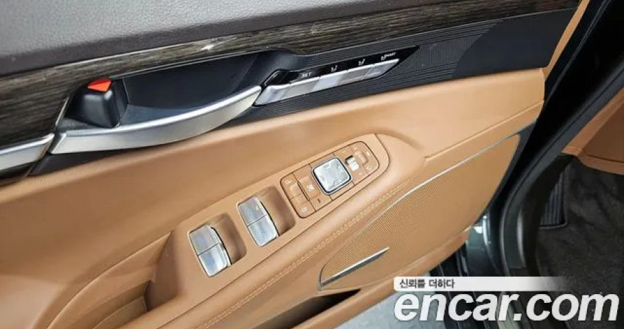 Genesis G90 