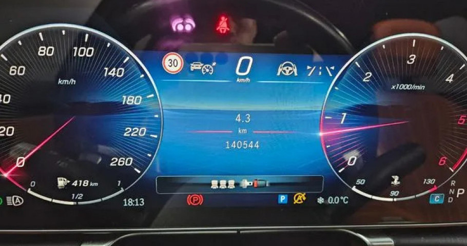 Mercedes-Benz S-Class 