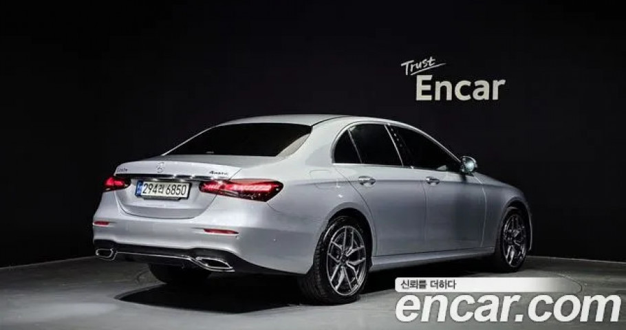 Mercedes-Benz E-Class 