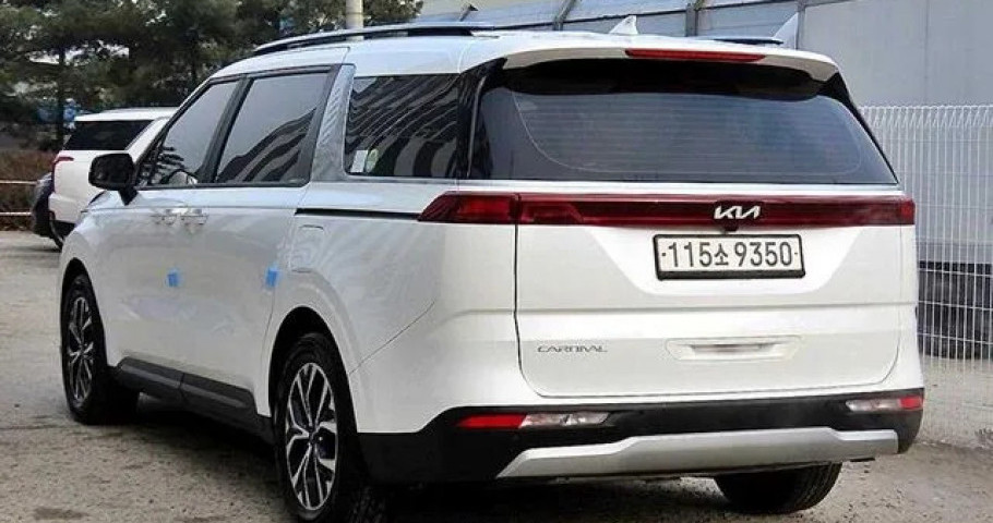Kia Carnival 