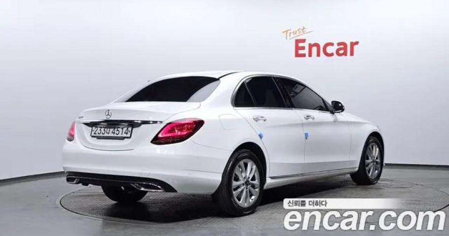 Mercedes-Benz C-Class 