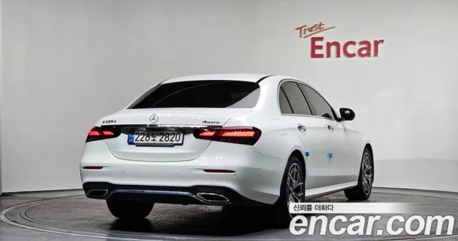 Mercedes-Benz E-Class 