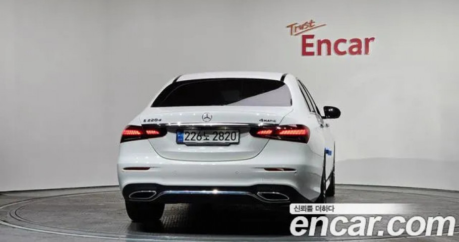 Mercedes-Benz E-Class 