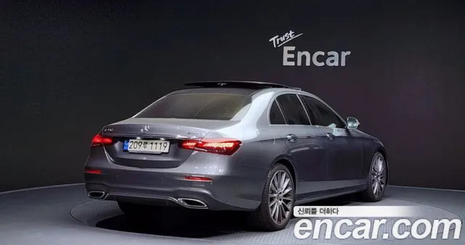 Mercedes-Benz E-Class 